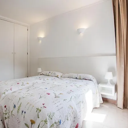 Agulla Park 3*
