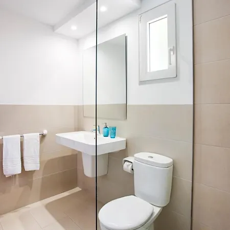 Agulla Park Apartment