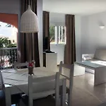 Agulla Park شقة فندقية 3*