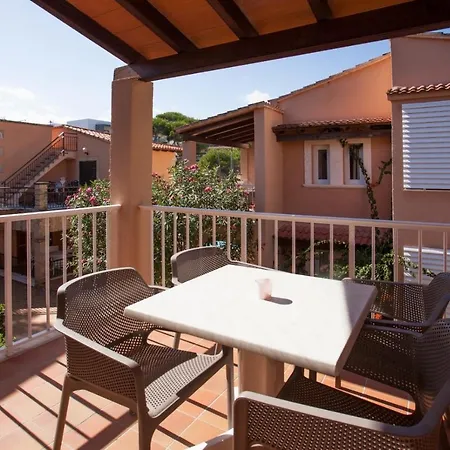 Agulla Park 3*